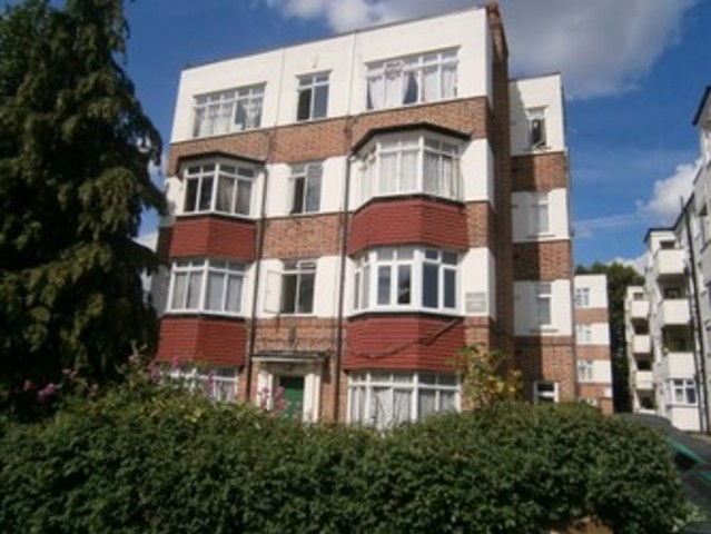  Image of 2 bedroom Flat to rent in Brewster Road London E10 at Grosvenor Court  London, E10 6RH