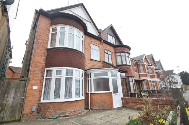  Image of Flat to rent in Grosvenor Gardens Boscombe Bournemouth BH1 at Grosvenor Gardens  Bournemouth, BH1 4HH