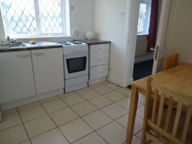  Image of 1 bedroom Flat to rent in Grosvenor Road London N9 at Grosvenor Rd  Lower Edmonton, N9 8RJ