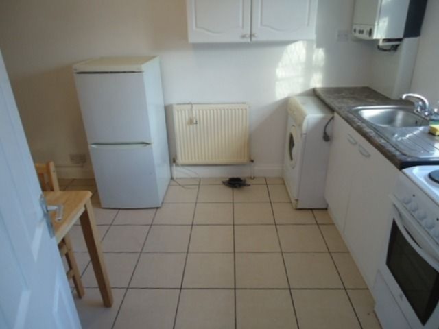  Image of 1 bedroom Flat to rent in Grosvenor Road London N9 at Grosvenor Rd  Lower Edmonton, N9 8RJ