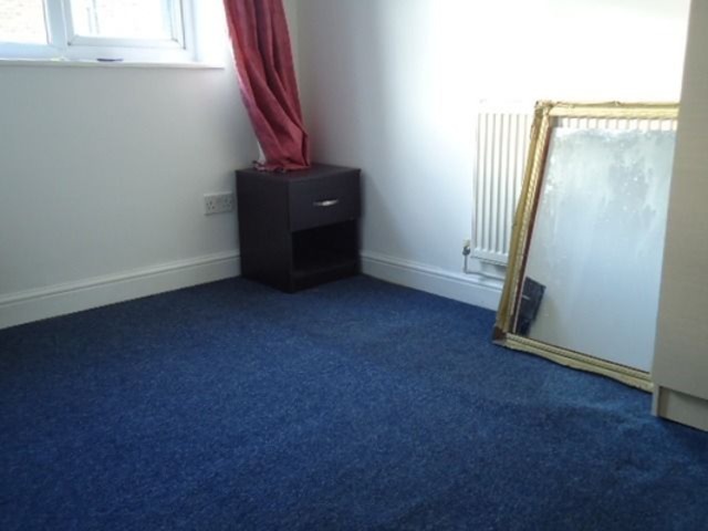  Image of 1 bedroom Flat to rent in Grosvenor Road London N9 at Grosvenor Rd  Lower Edmonton, N9 8RJ