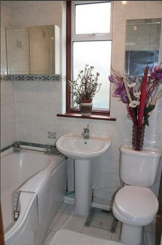  Image of 3 bedroom Terraced house to rent in Grove Road Chadwell Heath Romford RM6 at Grove Road  Chadwell Heath, RM6 4PD