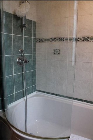  Image of 3 bedroom Terraced house to rent in Grove Road Chadwell Heath Romford RM6 at Grove Road  Chadwell Heath, RM6 4PD
