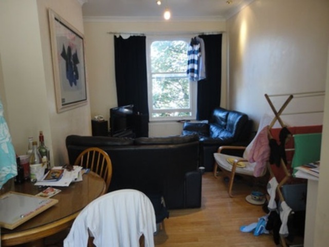  Image of 4 bedroom Terraced house to rent in Grove Road London E3 at Grove Road  Mile End, E3 5AX