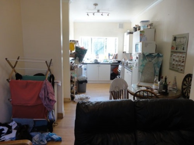  Image of 4 bedroom Terraced house to rent in Grove Road London E3 at Grove Road  Mile End, E3 5AX