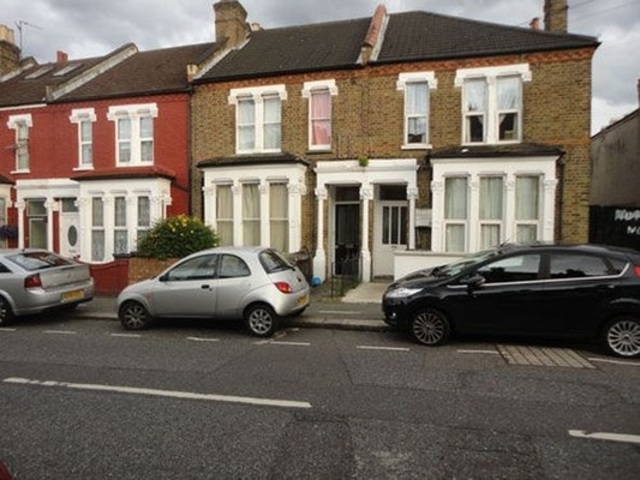  Image of 4 bedroom Terraced house to rent in Grove Road London E3 at Grove Road  Mile End, E3 5AX