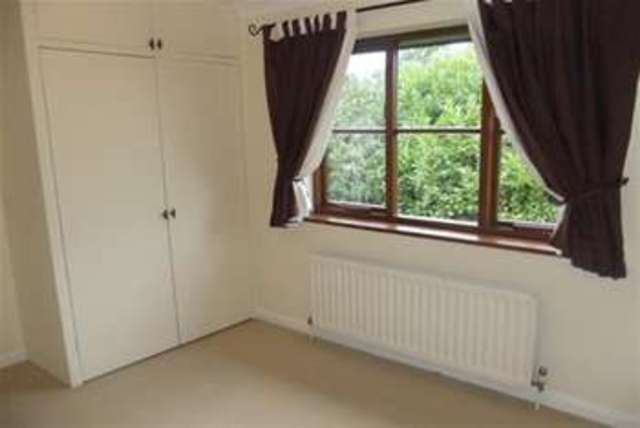  Image of 1 bedroom Flat to rent in Highclere Burpham Guildford GU1 at Guildford, GU1 1XP