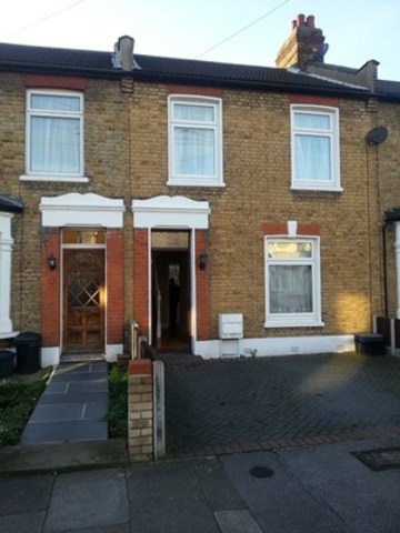  Image of Terraced house to rent in Guildford Road Ilford IG3 at GUILDFORD ROAD  SEVEN KINGS, IG3 9YD