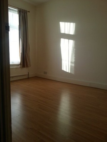  Image of Terraced house to rent in Guildford Road Ilford IG3 at GUILDFORD ROAD  SEVEN KINGS, IG3 9YD