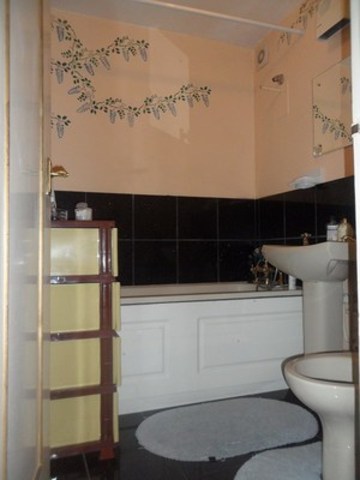  Image of 1 bedroom Flat to rent in Gurney Close Barking IG11 at GURNEY CLOSE  BARKING, IG11 8JX