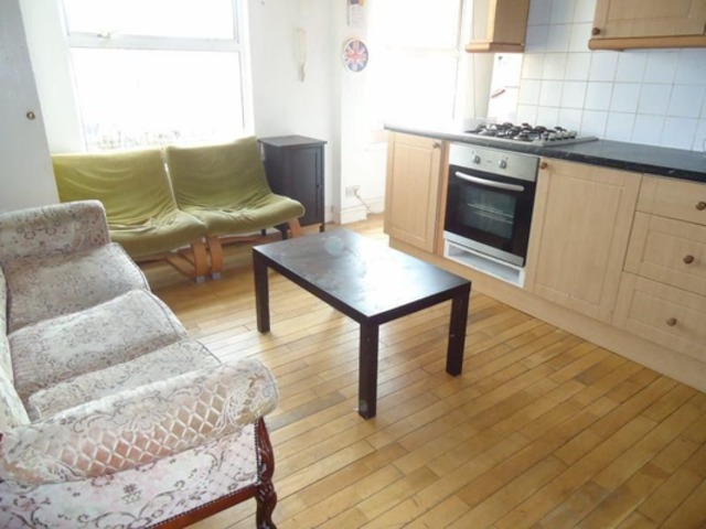  Image of 2 bedroom Flat to rent in Hackney Road London E2 at Hackney Road  Haggerston, E2 8NA