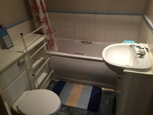  Image of 2 bedroom Apartment for sale in Hainault Street Ilford IG1 at Hainault Street  Ilford, IG1 4GZ