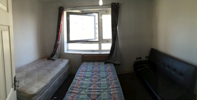  Image of 2 bedroom Apartment for sale in Hainault Street Ilford IG1 at Hainault Street  Ilford, IG1 4GZ