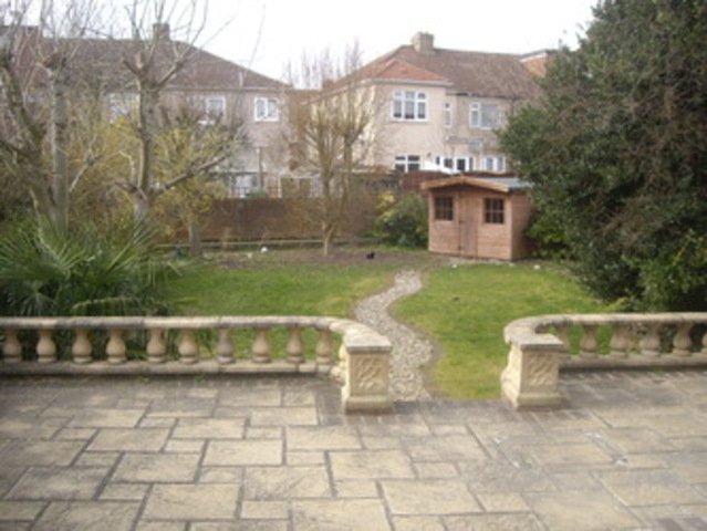  Image of 3 bedroom Semi-Detached house to rent in Hall Road Chadwell Heath Romford RM6 at Hall Road Chadwell heath Romford, RM6 4LJ
