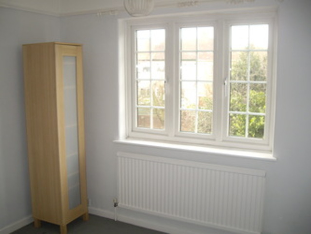  Image of 3 bedroom Semi-Detached house to rent in Hall Road Chadwell Heath Romford RM6 at Hall Road Chadwell heath Romford, RM6 4LJ