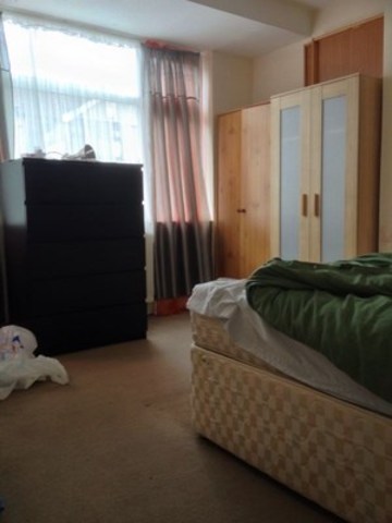  Image of 3 bedroom Terraced house to rent in Hamden Crescent Dagenham RM10 at HAMDEN CRESCENT DAGENHAM HEATH ROMFORD, RM10 7HP