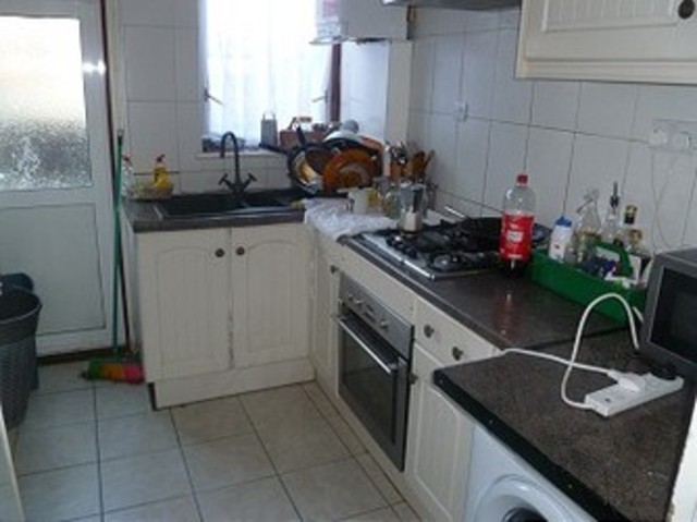  Image of 4 bedroom Detached house to rent in Hamilton Road Ilford IG1 at Hamilton Road IG1  Ilford, IG1 2EU