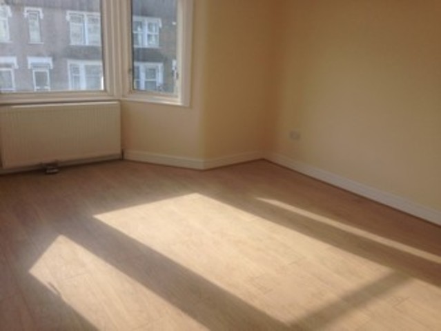  Image of 2 bedroom Flat to rent in Hamilton Road Ilford IG1 at Hamilton Road  Ilford Essex, IG1 2EU