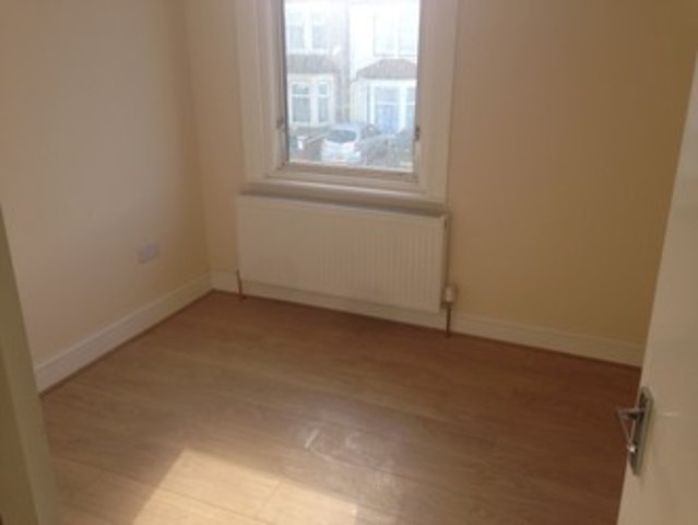  Image of 2 bedroom Flat to rent in Hamilton Road Ilford IG1 at Hamilton Road  Ilford Essex, IG1 2EU