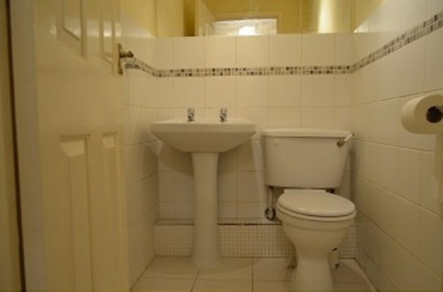  Image of 3 bedroom Detached house to rent in Hampden Way London N14 at Hampden Way  Southgate, N14 5AY