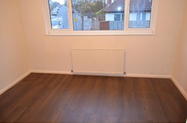 Image of 3 bedroom Detached house to rent in Hampden Way London N14 at Hampden Way  Southgate, N14 5AY
