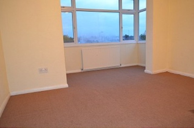  Image of 3 bedroom Detached house to rent in Hampden Way London N14 at Hampden Way  Southgate, N14 5AY