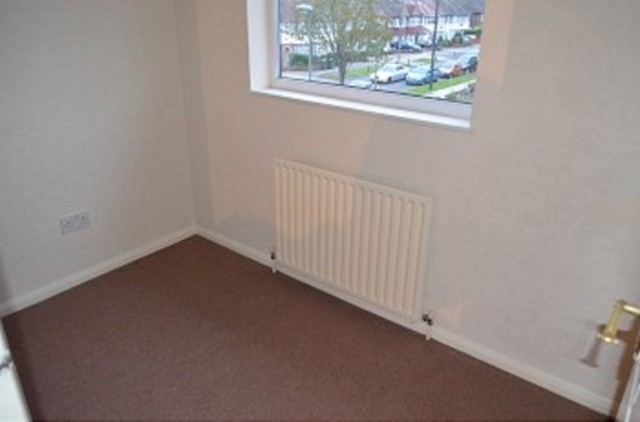  Image of 3 bedroom Detached house to rent in Hampden Way London N14 at Hampden Way  Southgate, N14 5AY