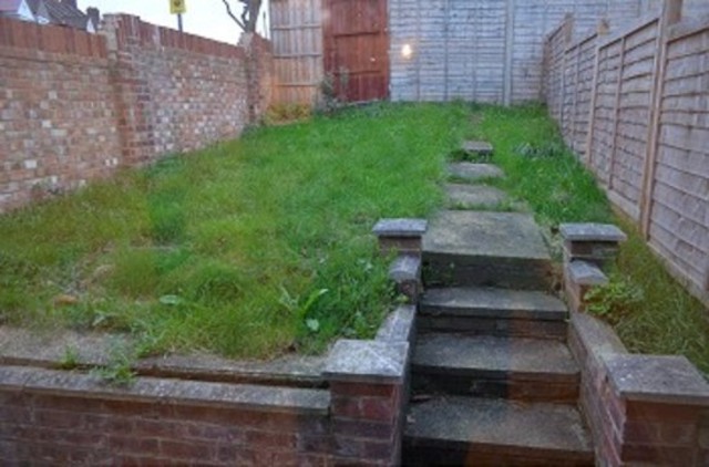  Image of 3 bedroom Detached house to rent in Hampden Way London N14 at Hampden Way  Southgate, N14 5AY