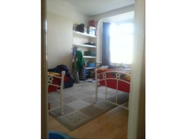  Image of 3 bedroom Detached house to rent in Hampton Road Ilford IG1 at Hampton RD  Ilford, IG1 1PT