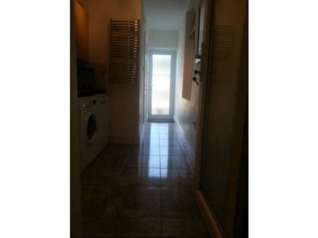  Image of 3 bedroom Detached house to rent in Hampton Road Ilford IG1 at Hampton RD  Ilford, IG1 1PT