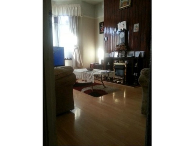  Image of 3 bedroom Detached house to rent in Hampton Road Ilford IG1 at Hampton RD  Ilford, IG1 1PT