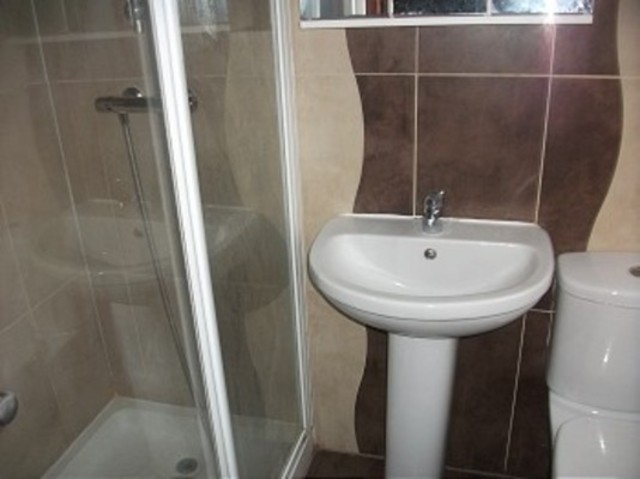 Image of 2 bedroom Flat to rent in Hampton Road Ilford IG1 at Hampton Road  ilford, IG1 1PN