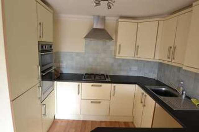  Image of 2 bedroom Flat to rent in Carters Avenue Hamworthy Poole BH15 at Poole, BH15 4JU