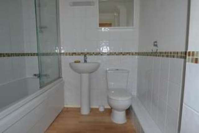  Image of 2 bedroom Flat to rent in Carters Avenue Hamworthy Poole BH15 at Poole, BH15 4JU