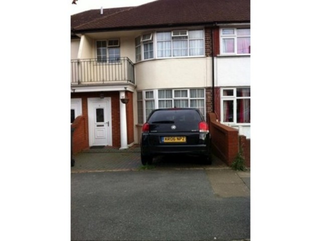  Image of 3 bedroom Terraced house to rent in Hanover Gardens Ilford IG6 at HANOVER GARDENS BARKINGSIDE ILFORD, IG6 2QZ
