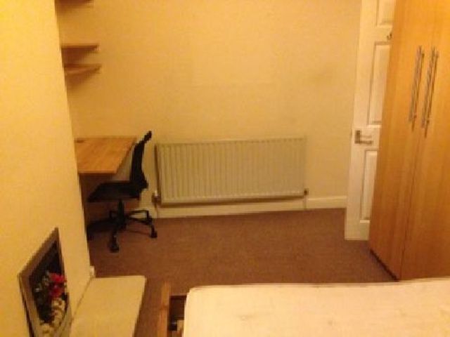  Image of 4 bedroom House Share to rent in Harborne Park Road Harborne Birmingham B17 at Selly Oak West Midlands Selly Oak, B17 0PS