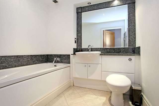  Image of Semi-Detached house to rent in The Boulevard Imperial Wharf London SW6 at Fulham SW6 2SS Fulham London, SW6 2SS