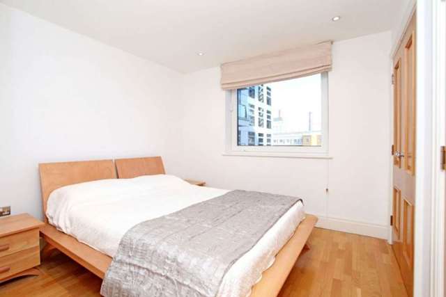  Image of Semi-Detached house to rent in The Boulevard Imperial Wharf London SW6 at Fulham SW6 2SS Fulham London, SW6 2SS