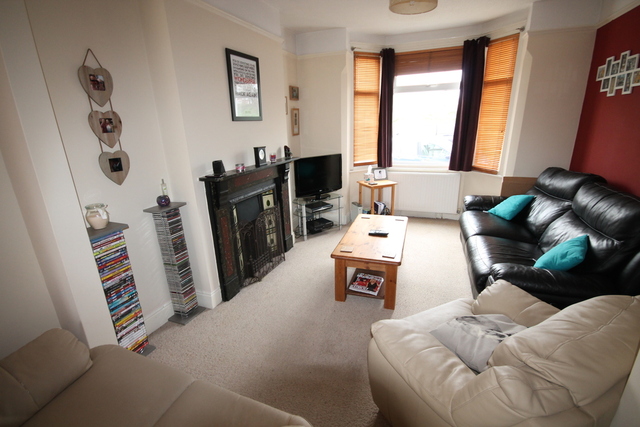  Image of 3 bedroom End of Terrace for sale in Hardwick Road Bedford MK42 at Beds  Bedford, MK42 9LF