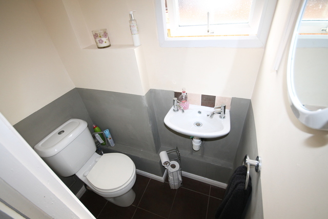  Image of 3 bedroom End of Terrace for sale in Hardwick Road Bedford MK42 at Beds  Bedford, MK42 9LF
