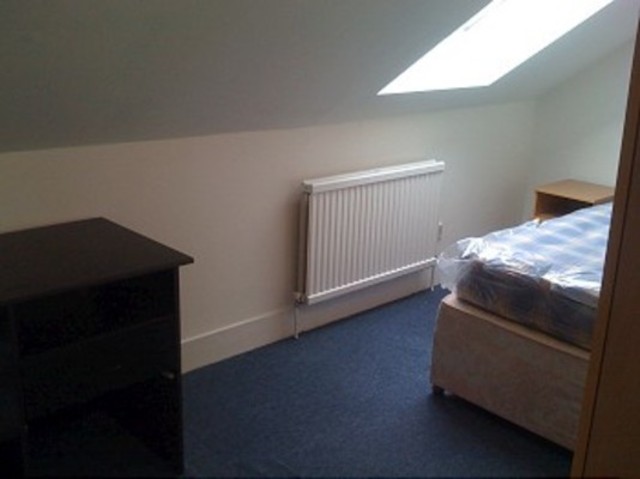  Image of 2 bedroom Flat to rent in Hardwicke Road London N13 at Hardwicke Road  Palmers Green, N13 4SL