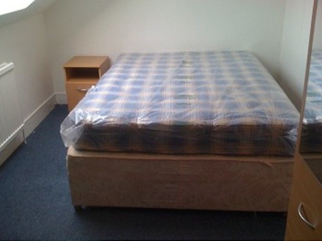  Image of 2 bedroom Flat to rent in Hardwicke Road London N13 at Hardwicke Road  Palmers Green, N13 4SL