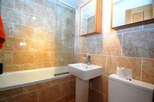  Image of 1 bedroom Apartment to rent in Hartfield Road London SW19 at Wimbledon, SW19 3TF