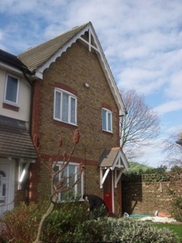  Image of 3 bedroom Detached house to rent in Heathfield Park Drive Chadwell Heath Romford RM6 at Heathfield Park Drive  Chadwell heath, RM6 4FB