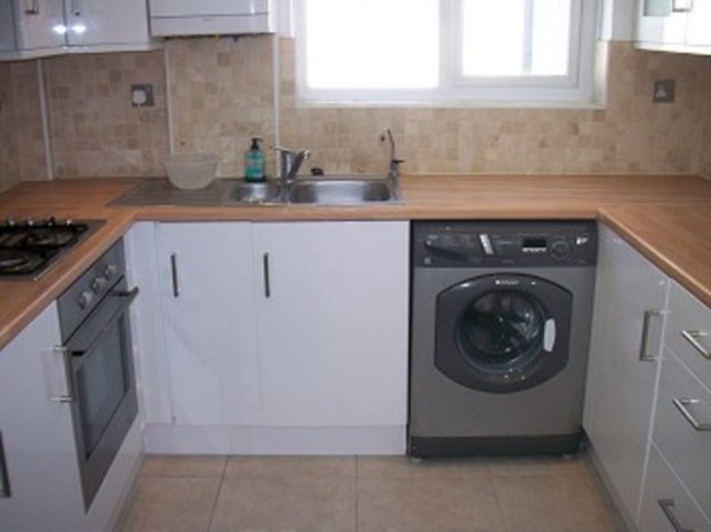  Image of 3 bedroom Flat to rent in Cockfosters Road Cockfosters Barnet EN4 at Heddon Court Cockfosters Road Cockfosters, EN4 0DE