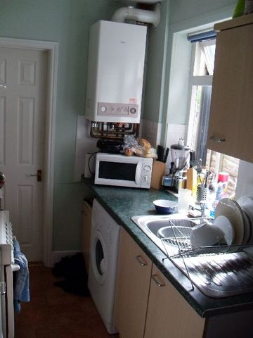  Image of 3 bedroom House Share to rent in Heeley Road Selly Oak Birmingham B29 at Selly Oak West Midlands Selly Oak, B29 6EJ