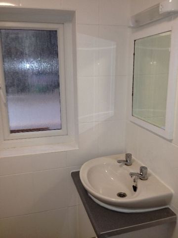  Image of 4 bedroom House Share to rent in Heeley Road Selly Oak Birmingham B29 at Selly Oak West Midlands Selly Oak, B29 6EL