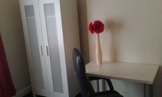  Image of 4 bedroom House Share to rent in Heeley Road Selly Oak Birmingham B29 at Selly Oak West Midlands Selly Oak, B29 6EN