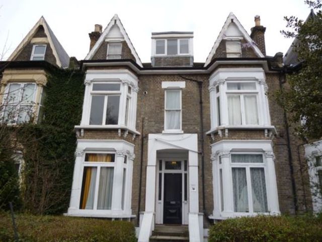  Image of 1 bedroom Flat to rent in Hermon Hill London E11 at Hermon Hill  Wanstead, E11 2AR