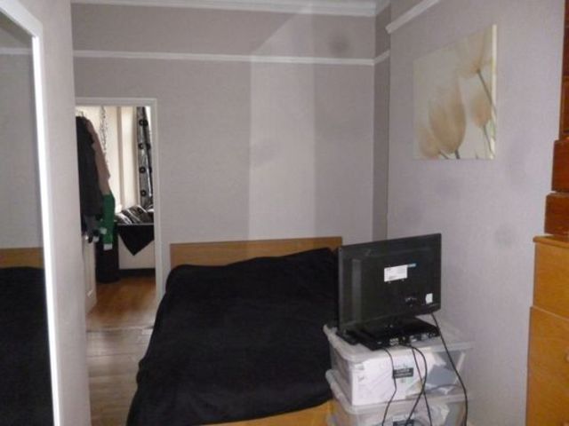  Image of 1 bedroom Flat to rent in Hermon Hill London E11 at Hermon Hill  Wanstead, E11 2AR